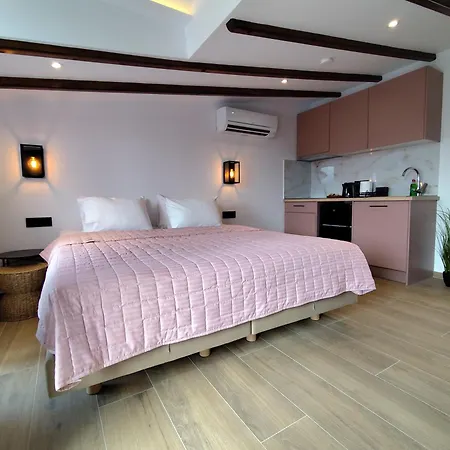 Apartment Meteora Gold And Glass Loft
