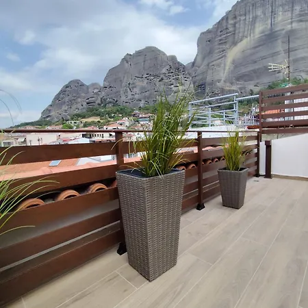 Meteora Gold And Glass Loft Apartment *