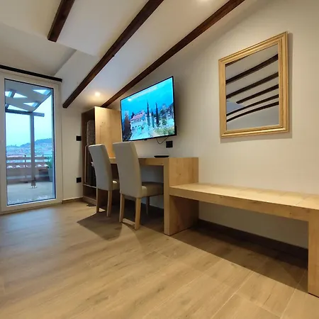 Meteora Gold And Glass Loft *