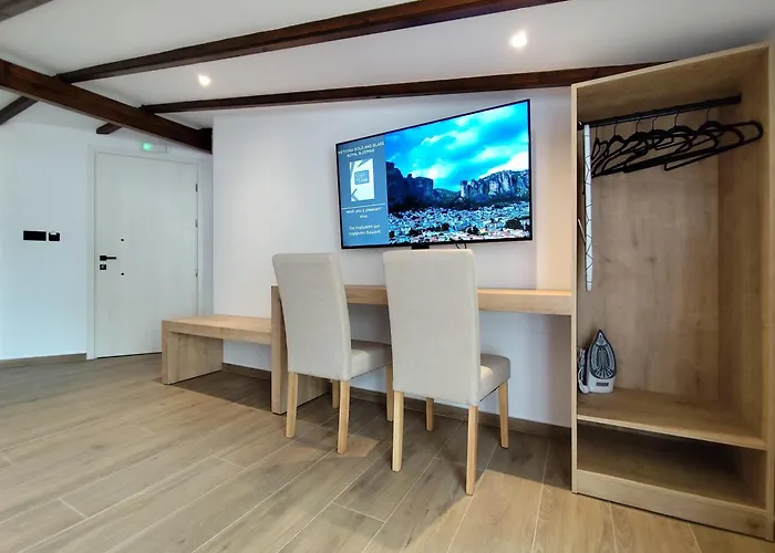 Meteora Gold And Glass Loft *