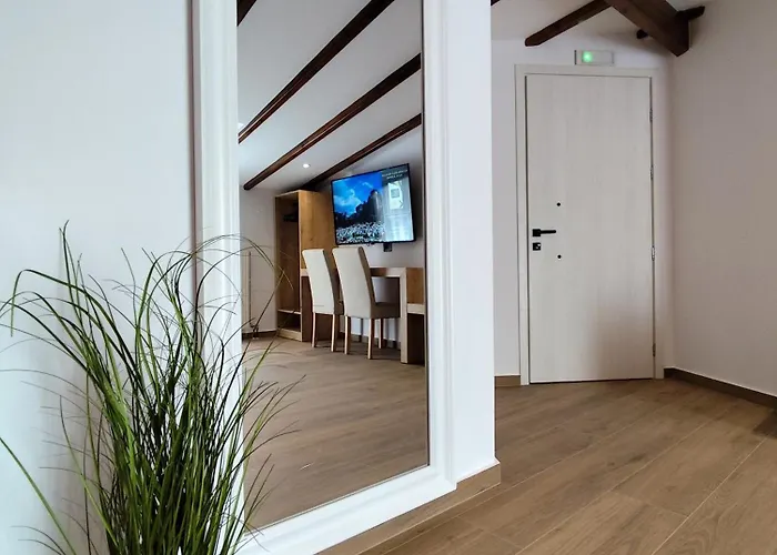 Meteora Gold And Glass Loft *