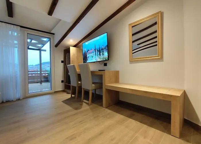 Meteora Gold And Glass Loft *